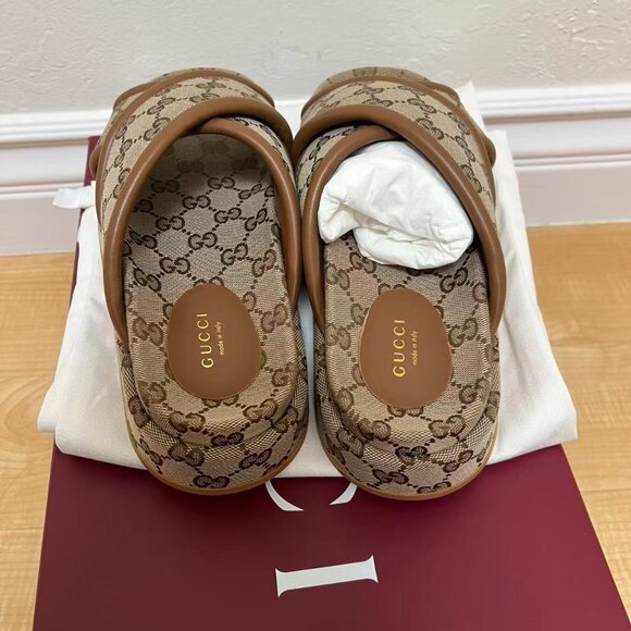 Gucci Women's GG Platform Slide Sandals - Picture 9 of 9